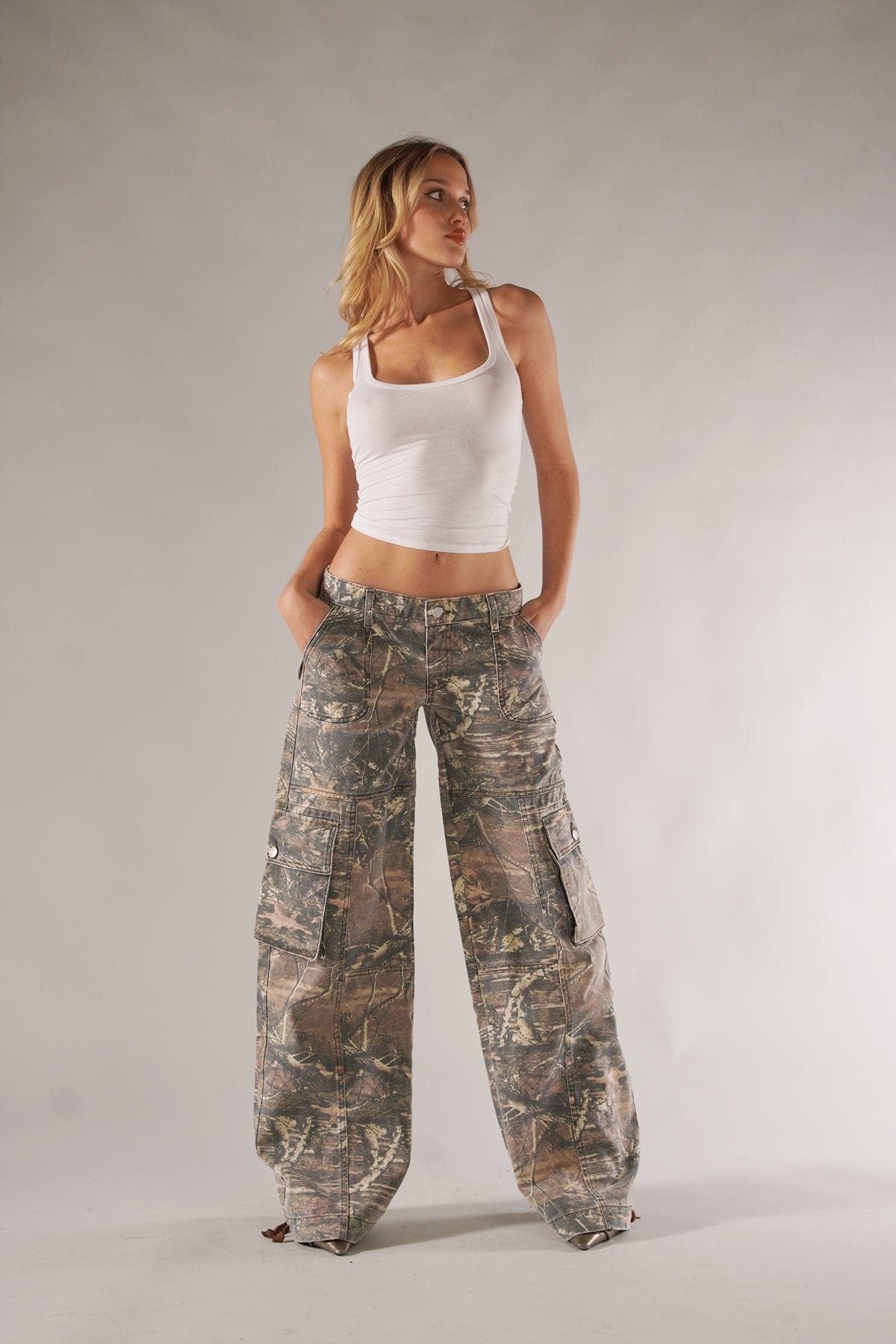 Pantalones cargo Clara