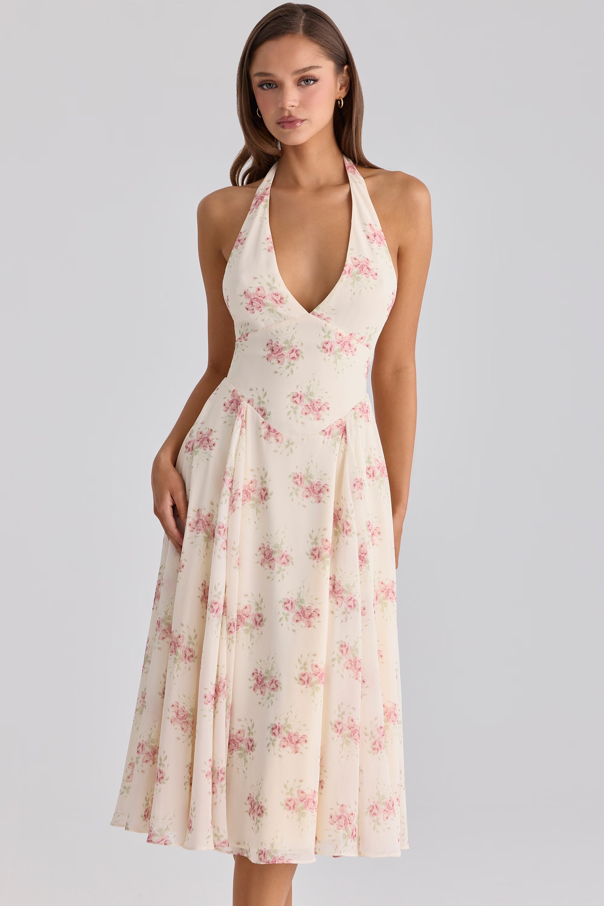 Vestido midi halter de georgette con estampado de rosas vintage color marfil
