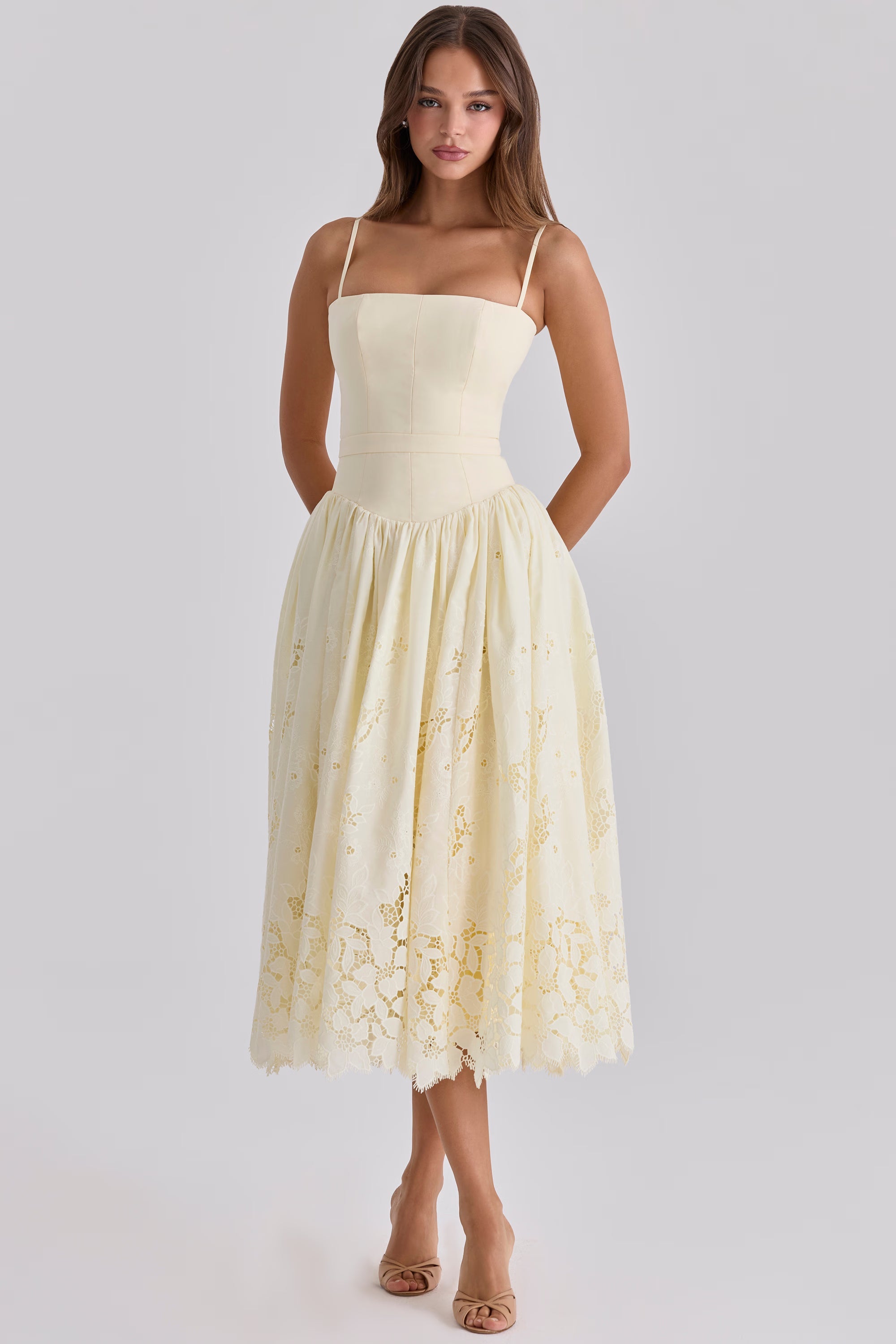 Vestido midi con bordado inglés de encaje personalizado Lemon