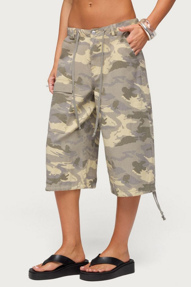 Edikted Camo Cargo Bermuda Shorts - Grigio