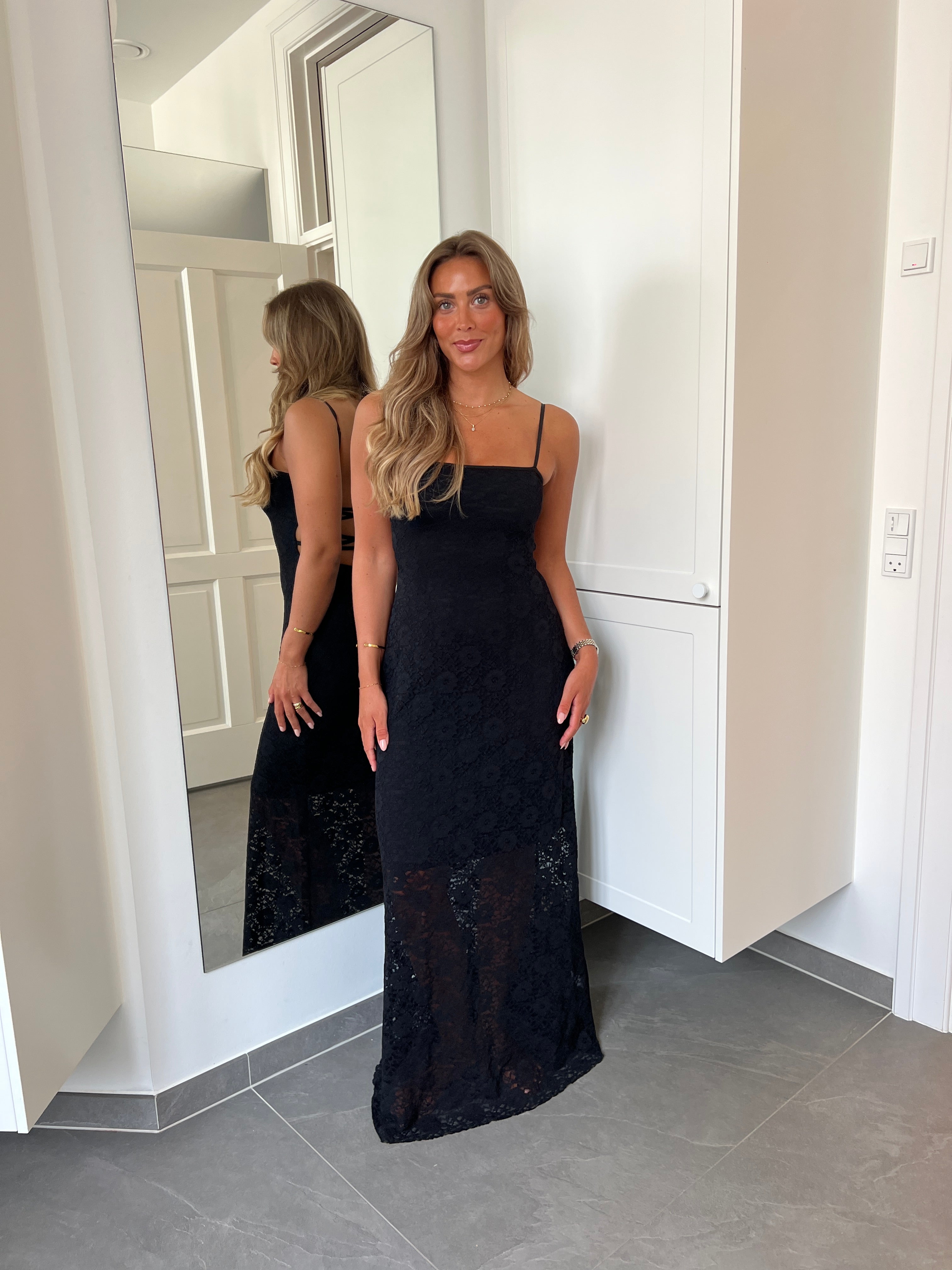 Oura maxi lace dress Nero