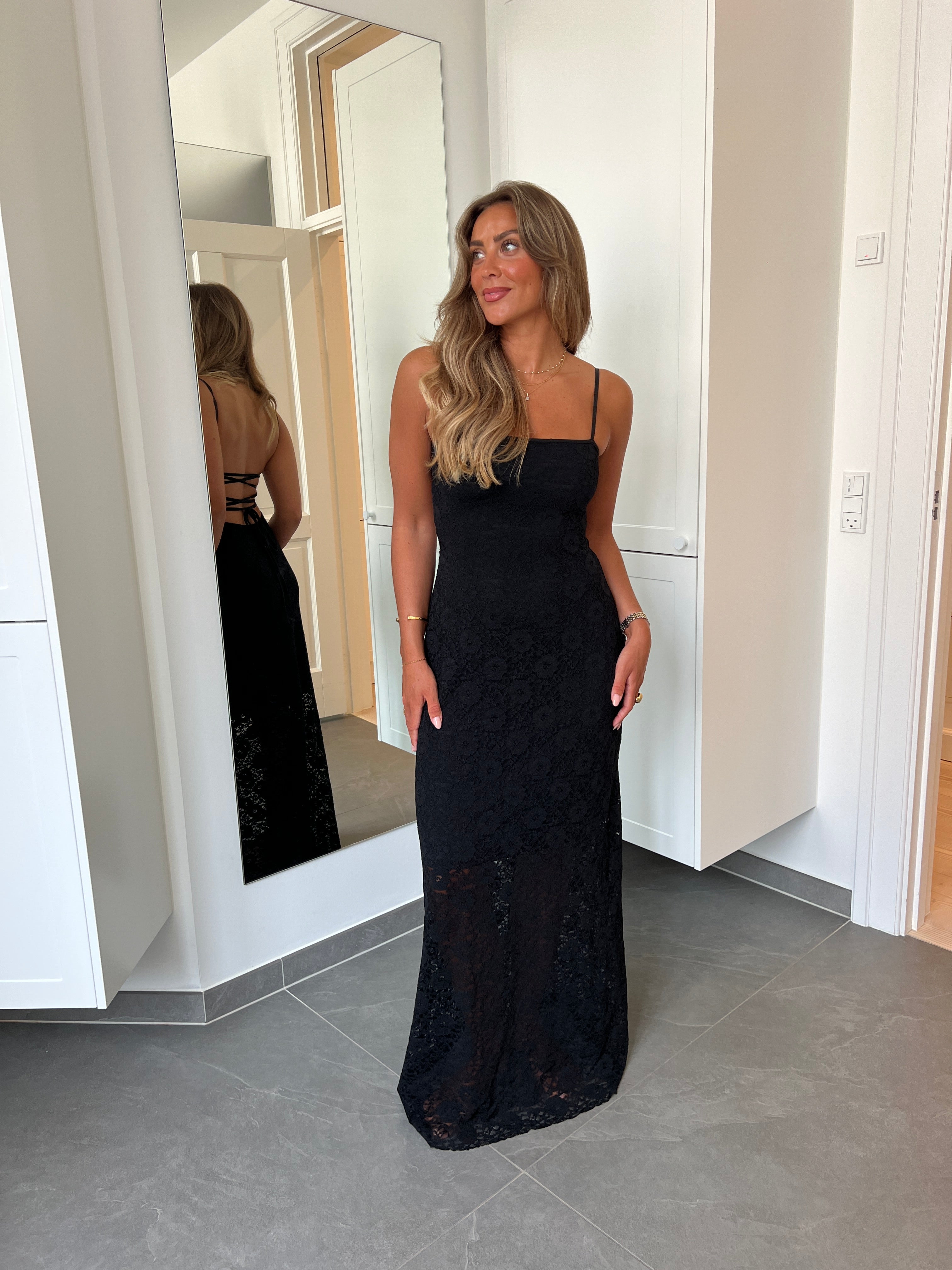 Oura maxi lace dress Nero