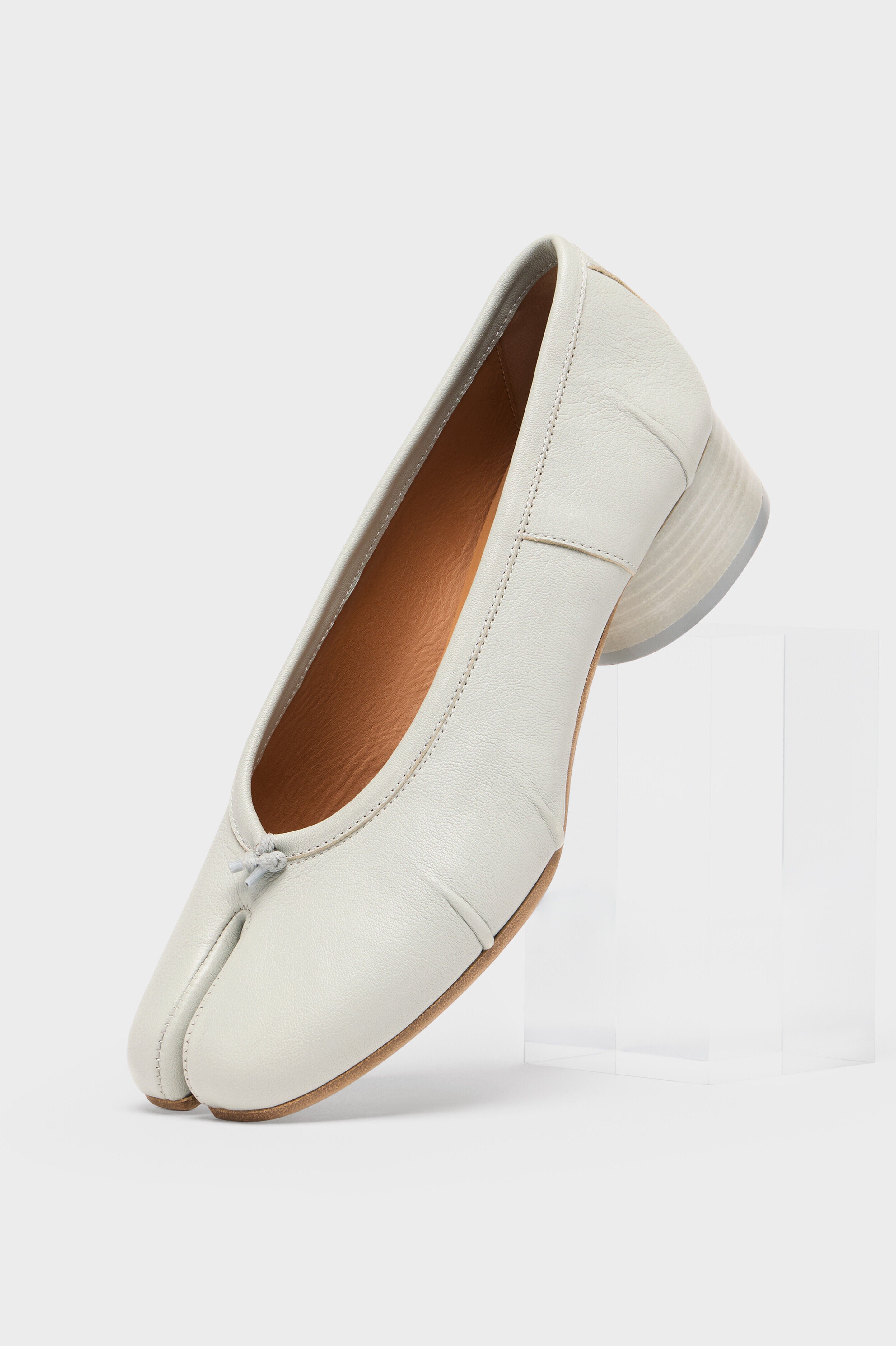 Corvina Ballerina con Tacco Basso - Alabastro