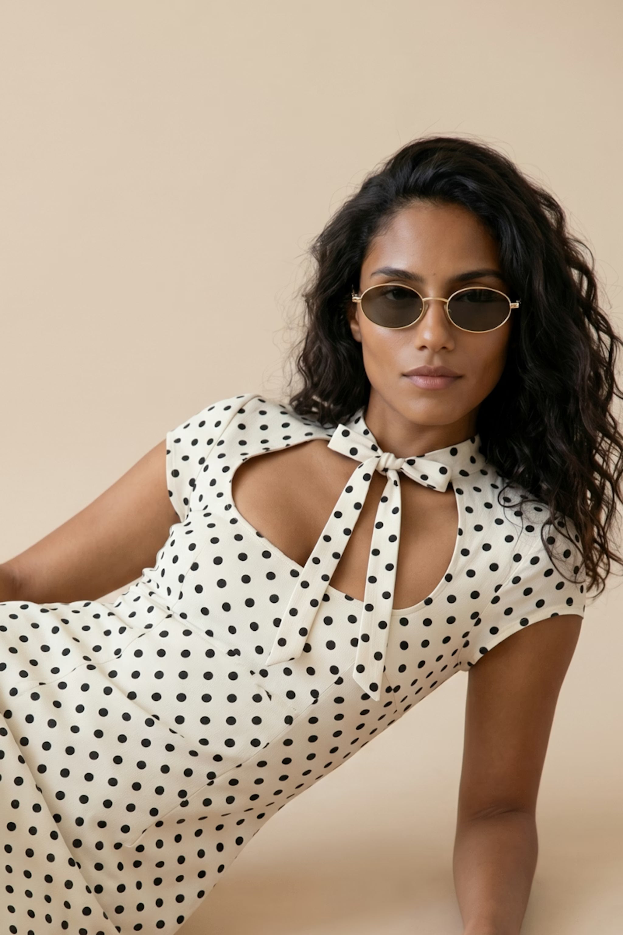 Vestito Mini Bianco a Pois con Fiocco
