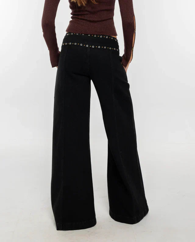 Jeans con borchie